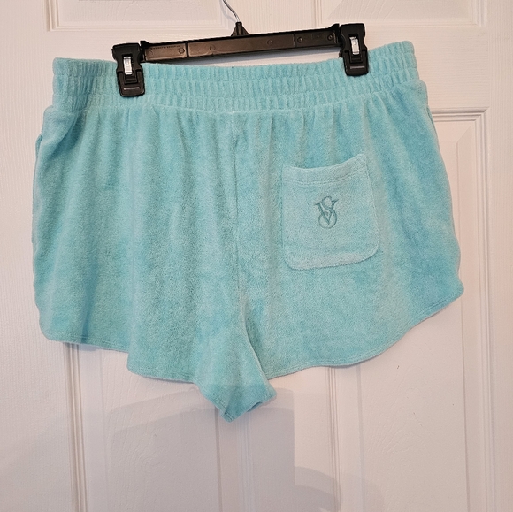 Victoria Secret Short and hoodie set - Picture 3 of 7